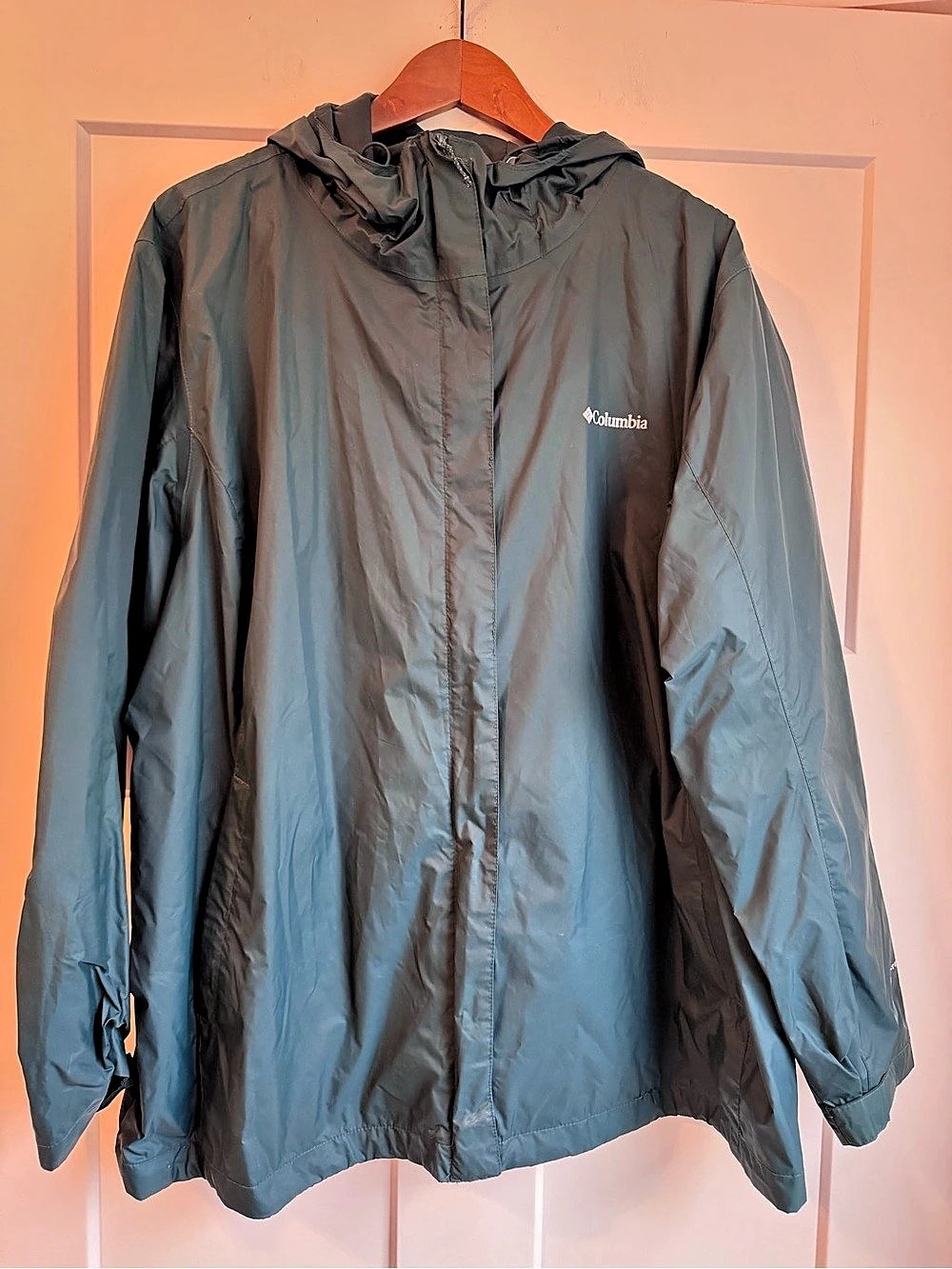 Columbia Hooded Lightweight Jacket in Teal Like New